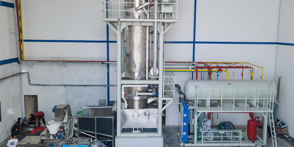 Pabrik Es Tube dengan Sistem Pendingin Ammonia 90 Ton di Indonesia 