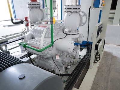 Pabrik Es Tube dengan Sistem Pendingin Ammonia 90 Ton di Indonesia