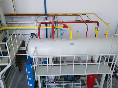 Pabrik Es Tube dengan Sistem Pendingin Ammonia 90 Ton di Indonesia